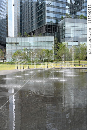 Vertical composition of the fountain at Gran Green Osaka Vertical composition of the fountain at Gran Green Osaka 118540411