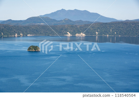 Hokkaido: Lake Mashu on a clear day 118540504