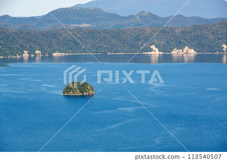 Hokkaido: Lake Mashu on a clear day 118540507