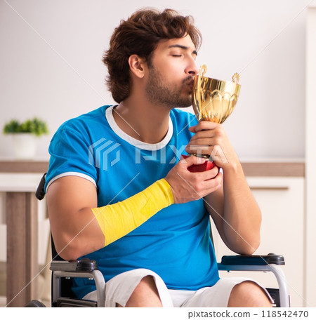 Injured man recovering from his injury Injured man recovering from his injury 118542470