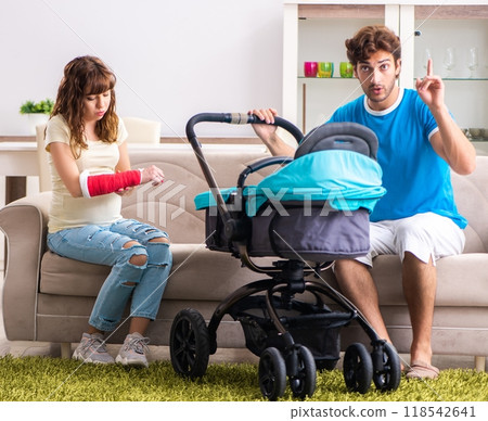 Young parents with baby expecting new arrival 118542641