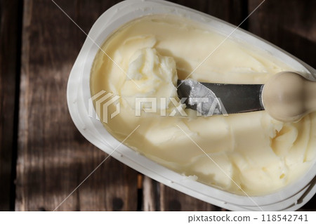 Margarine and butter knife Reduced trans fat margarine Margarine and butter knife Reduced trans fat margarine 118542741