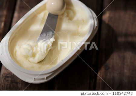 Margarine and butter knife Reduced trans fat margarine Margarine and butter knife Reduced trans fat margarine 118542743