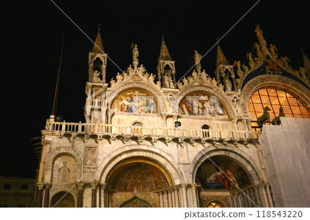 Illuminated St. Mark's Basilica 118543220