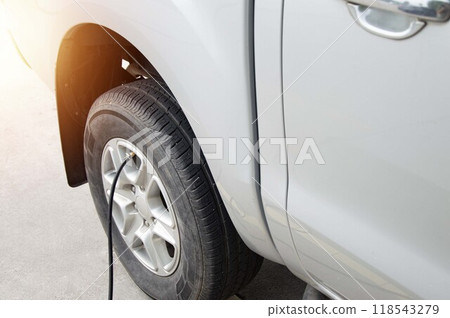 Ideas for inflating car tires and checking tire condition Ideas for inflating car tires and checking tire condition 118543279