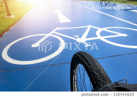 Bicycle lanes in public parks, health parks for exercise 118543829