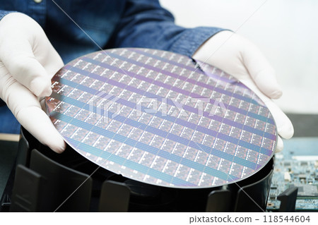 Silicon wafer for manufacturing semiconductor of integrated circuit. 118544604