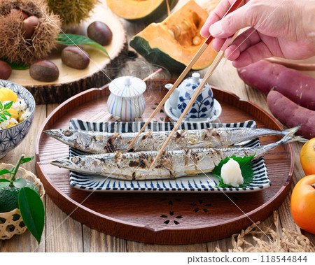 秋季食材（秋刀魚、栗飯、南瓜、柿子、地瓜、柚子） 118544844