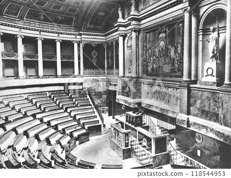 Old France, Paris 118544953