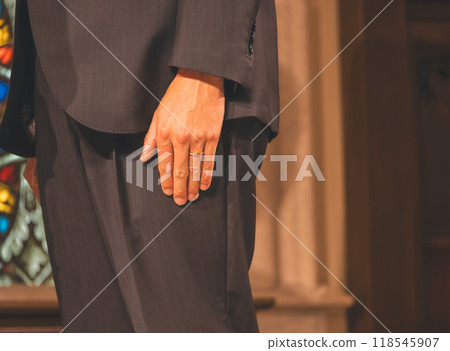 Groom's hand with wedding ring Groom's hand with wedding ring 118545907