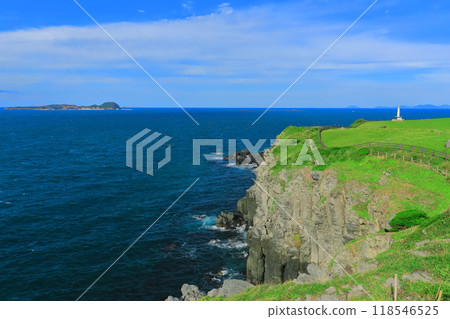[Saga Prefecture] Hizen Tateishizaki Lighthouse, Suginohara Pasture and Ogawa Island 118546525
