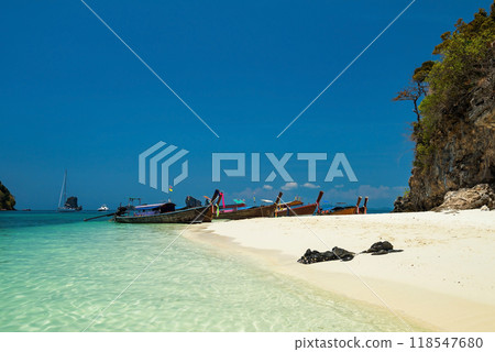 Wooden  boat on shore of Thale waek island, Krabi, Thailand 118547680