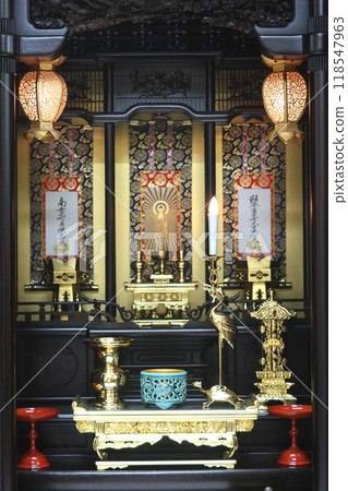 烏木祭壇上所展示的淨土真宗大谷派（東本願寺）的佛壇 2 118547963