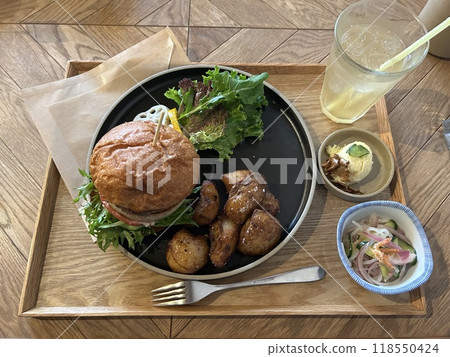 Chaus Classic Burger Chaus Classic Burger 118550424