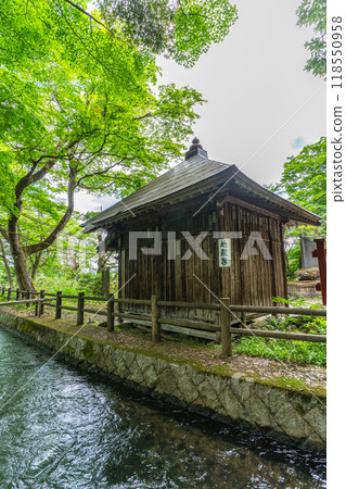 飯盛山保育地藏像 118550958