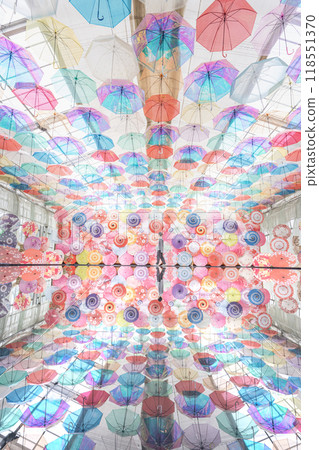 傘天空倒影和豬苗代香草園的人們 118551370