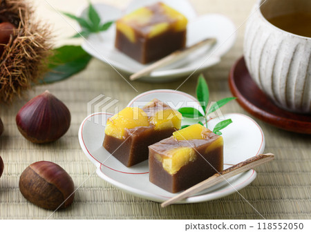 Japan's most famous Japanese sweet, yokan (steamed chestnut yokan) 118552050