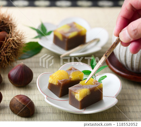 Japan's most famous Japanese sweet, yokan (steamed chestnut yokan) Japan's most famous Japanese sweet, yokan (steamed chestnut yokan) 118552052