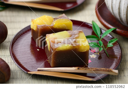 Japan's most famous Japanese sweet, yokan (steamed chestnut yokan) 118552062