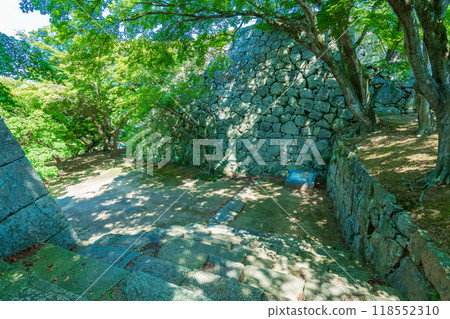 Tsuyama Castle, Tsuyama City, Okayama Prefecture - Remains of the rear iron gate and stone walls Tsuyama Castle, Tsuyama City, Okayama Prefecture - Remains of the rear iron gate and stone walls 118552310