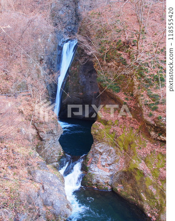 Omika Falls in Minamiaiki Village, Shinshu 118555420