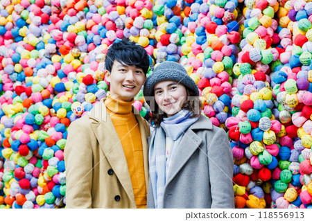 京都八坂耕心堂的庫庫裡猴和男人和女人 京都八坂耕心堂的庫庫裡猴和男人和女人 118556913