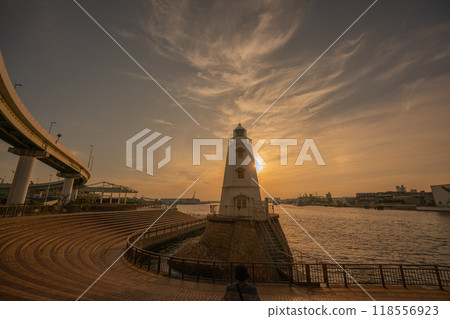 大阪府堺市堺區舊堺燈塔的照片。 大阪府堺市堺區舊堺燈塔的照片。 118556923