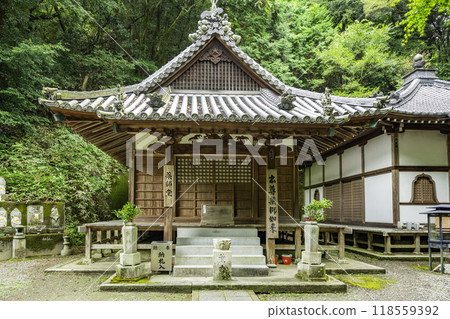 四國88寺第64號 禪神寺 藥師堂 愛媛郡西條市 四國88寺第64號 禪神寺 藥師堂 愛媛郡西條市 118559392