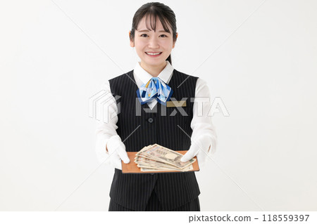 Woman handing out cash 118559397