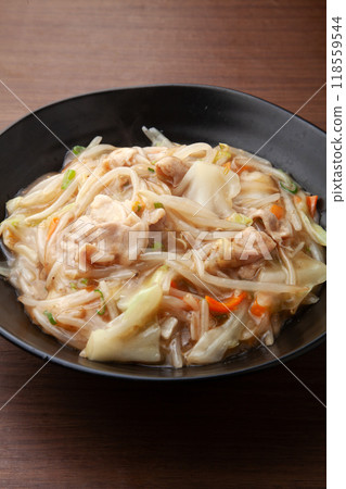 Bean sprouts and cabbage stir-fried with thickened sauce 118559544