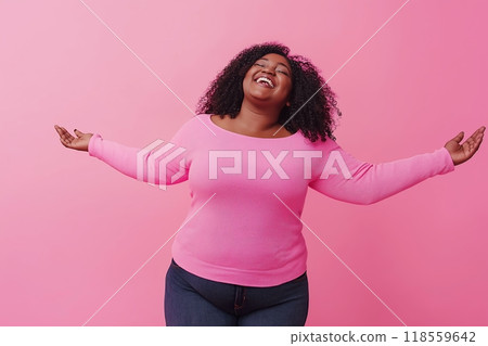 Happy overweight black woman 118559642