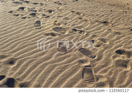 Repulse Bay Footprints on the beach 118560117