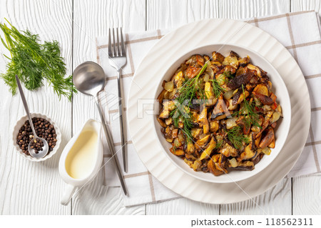 fried blend of wild mushrooms in a bowl 118562311