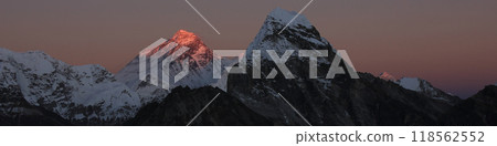 Mount Everest on a autumn evening, Nepal. 118562552
