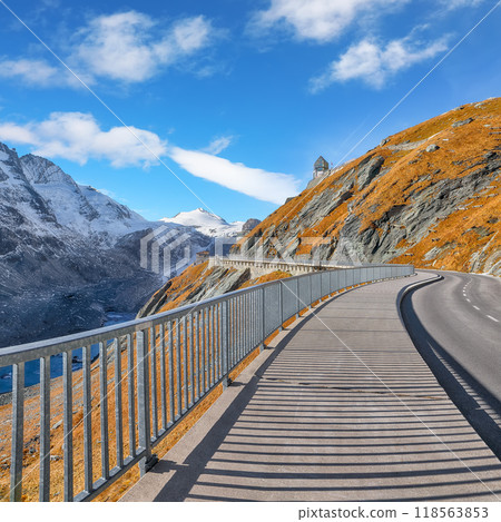 Fabulous view of Grossglockner High Alpine Road at autumn. 118563853