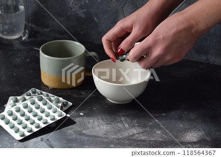 Green algae powder, pills and capsules 118564367