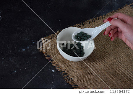 Green algae powder, pills and capsules 118564372