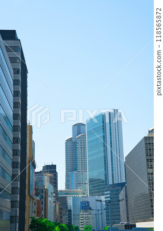 [Osaka Prefecture] May - View of Osaka cityscape from the Umeda Shindo pedestrian bridge 118565872