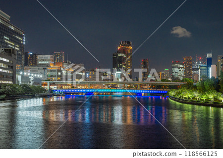 從川崎橋看到的大阪天滿橋夜景 118566125