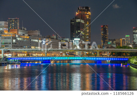 從川崎橋看到的大阪天滿橋夜景 118566126