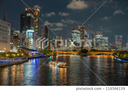 Nakanoshima Park Tenjinbashi Osaka building street night view Nakanoshima Park Tenjinbashi Osaka building street night view 118566139