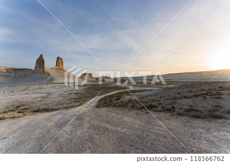 曼吉斯塔烏斯秋爾特高原的黎明 118566762