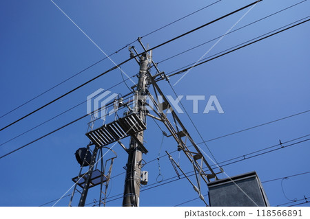 Train power lines: Be careful as high voltage currents are flowing 118566891