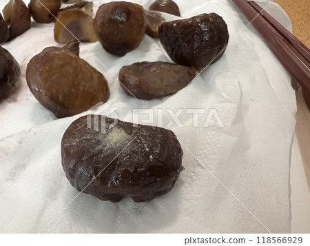 發霉的栗子 118566929