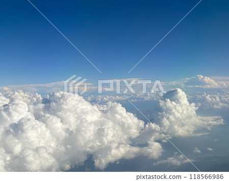 仲夏時節，天空形成美麗的雲海 118566986