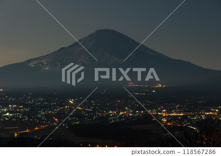 Night view of Gotemba City, Shizuoka Prefecture and Mt. Fuji 118567286