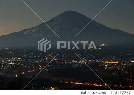Night view of Gotemba City, Shizuoka Prefecture and Mt. Fuji 118567287