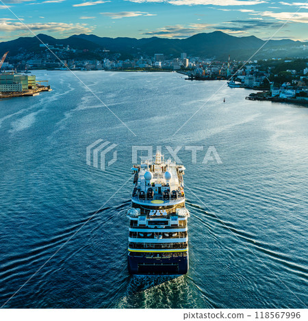 從女神大橋看長崎港客船到達廣場(國家地理解析度) 從女神大橋看長崎港客船到達廣場(國家地理解析度) 118567996