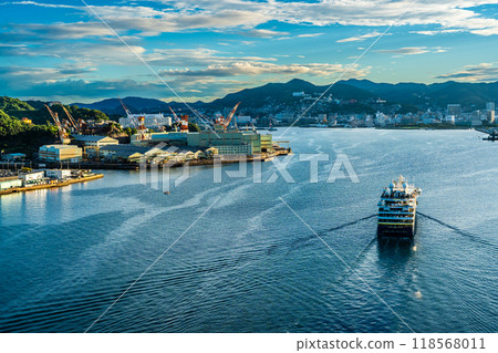 Cruise ship arriving at Nagasaki Port (National Geographic Resolution) from Megami Ohashi Bridge [Nagasaki City] 118568011
