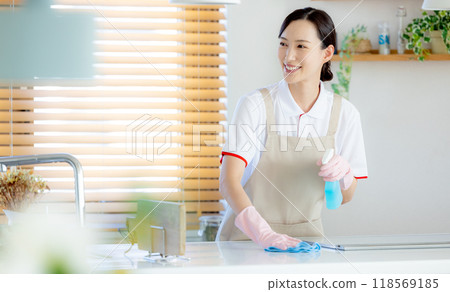 房屋清潔女員工 118569185